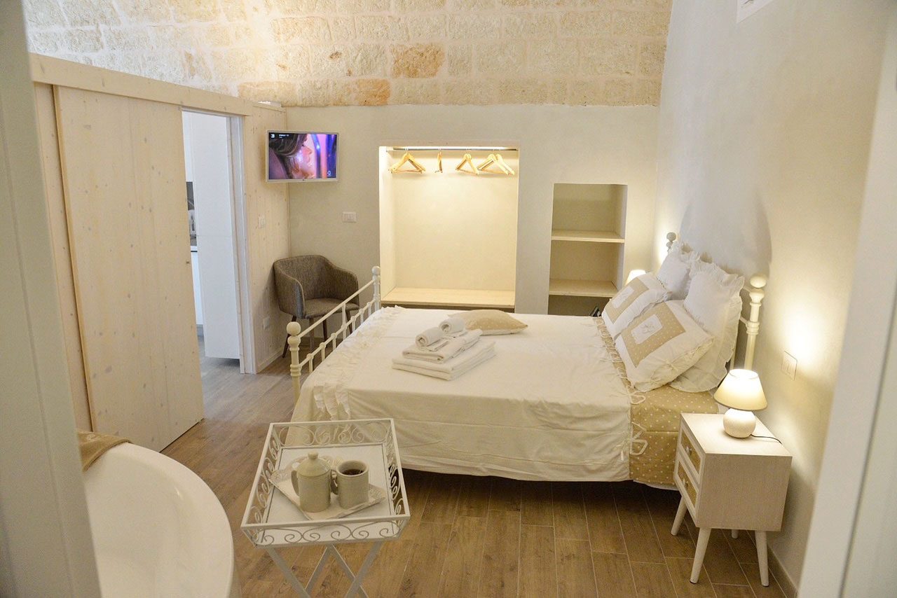 01suitevitti5-monopoli-puglia-mia-apartments